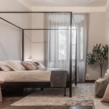 Center - White Lotus Luxury Como