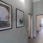 Center - White Lotus Luxury Como