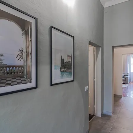 Center - White Lotus Luxury Como