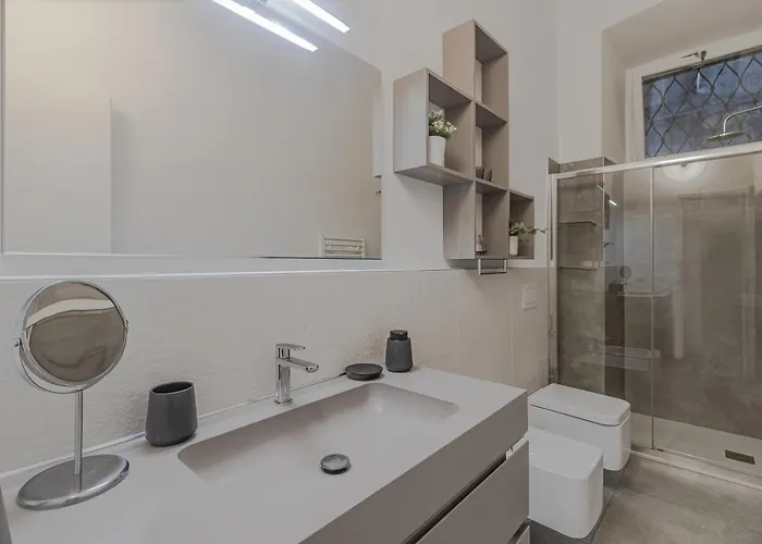 Como City Center - White Lotus Luxury Villa
