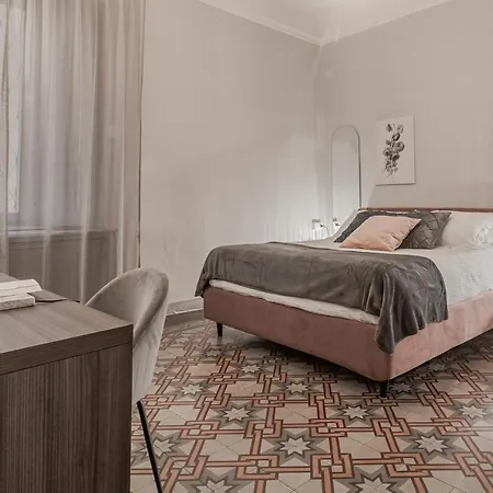 5 Min Historic Center Luxury White Lotus Mansion Apartment *