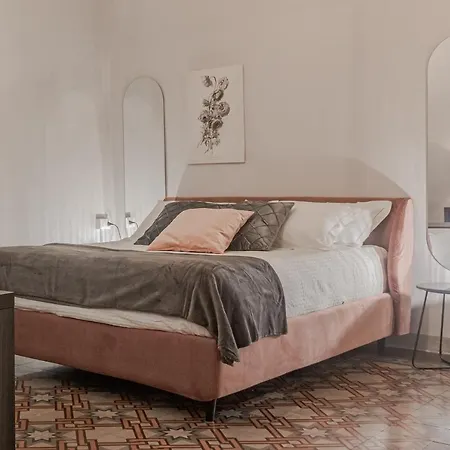 5 Min Historic Center Luxury White Lotus Mansion Apartment *