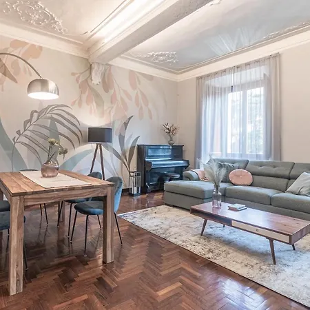 5 Min Historic Center Luxury White Lotus Mansion