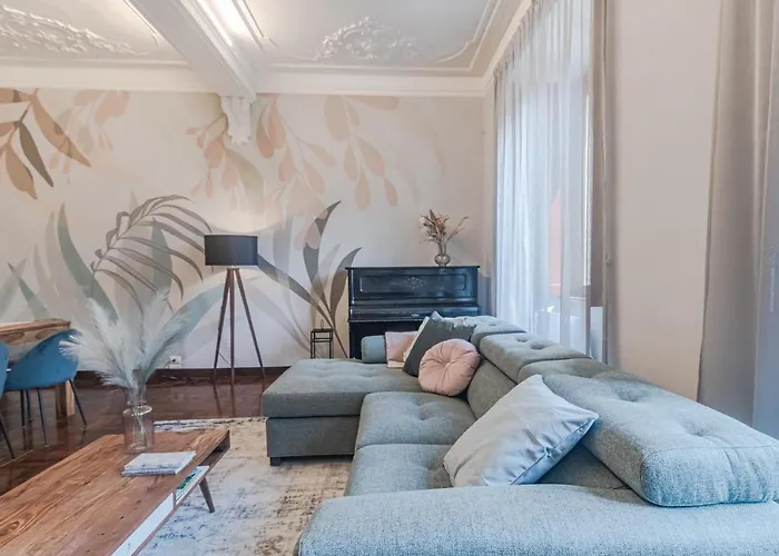 5 Min Historic Center Luxury White Lotus Mansion